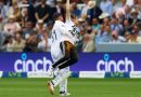 Jonny Bairstow: அத்துமீறி மைதானத்தினுள் நுழைந்த நபர்! அலேக்காக தூக்கி சுமந்து வெளியேற்றிய பேர்ஸ்டோ – வைரல் விடியோ